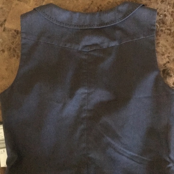 Vest - Picture 5 of 5